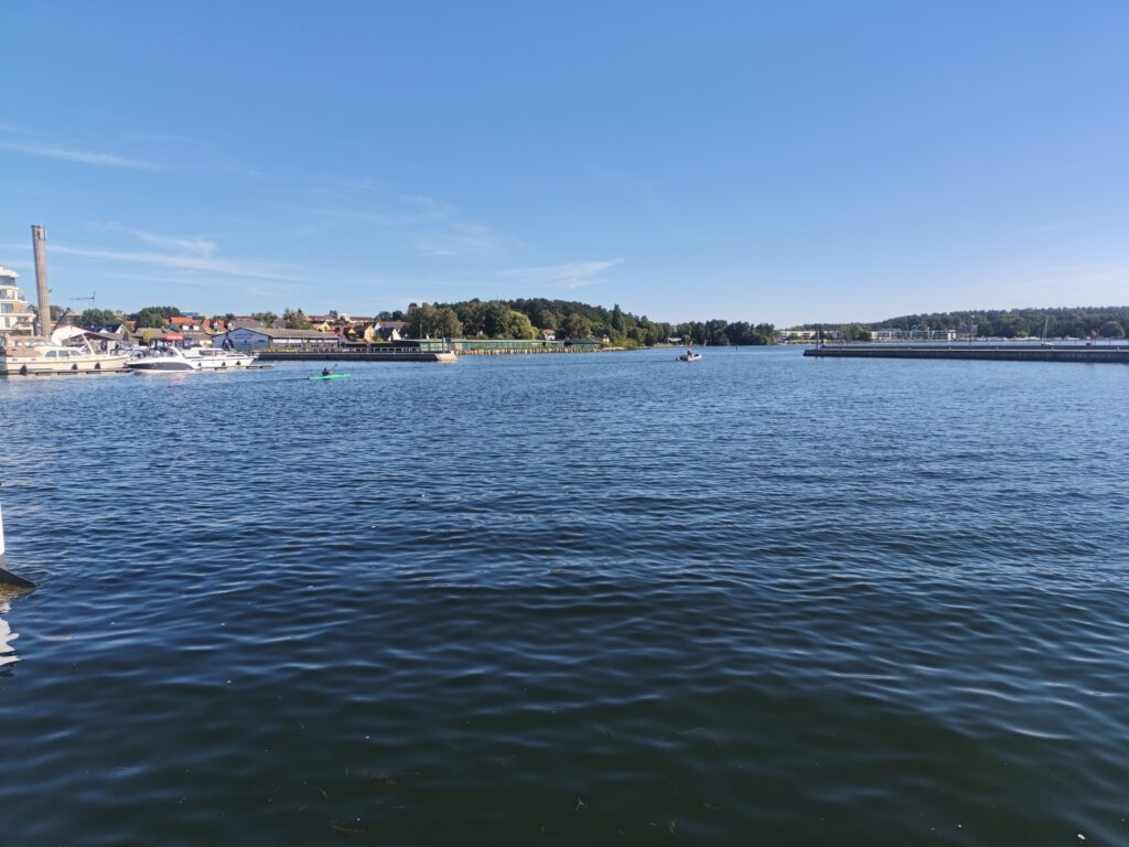Blick über die Müritz am Stadthafen Waren